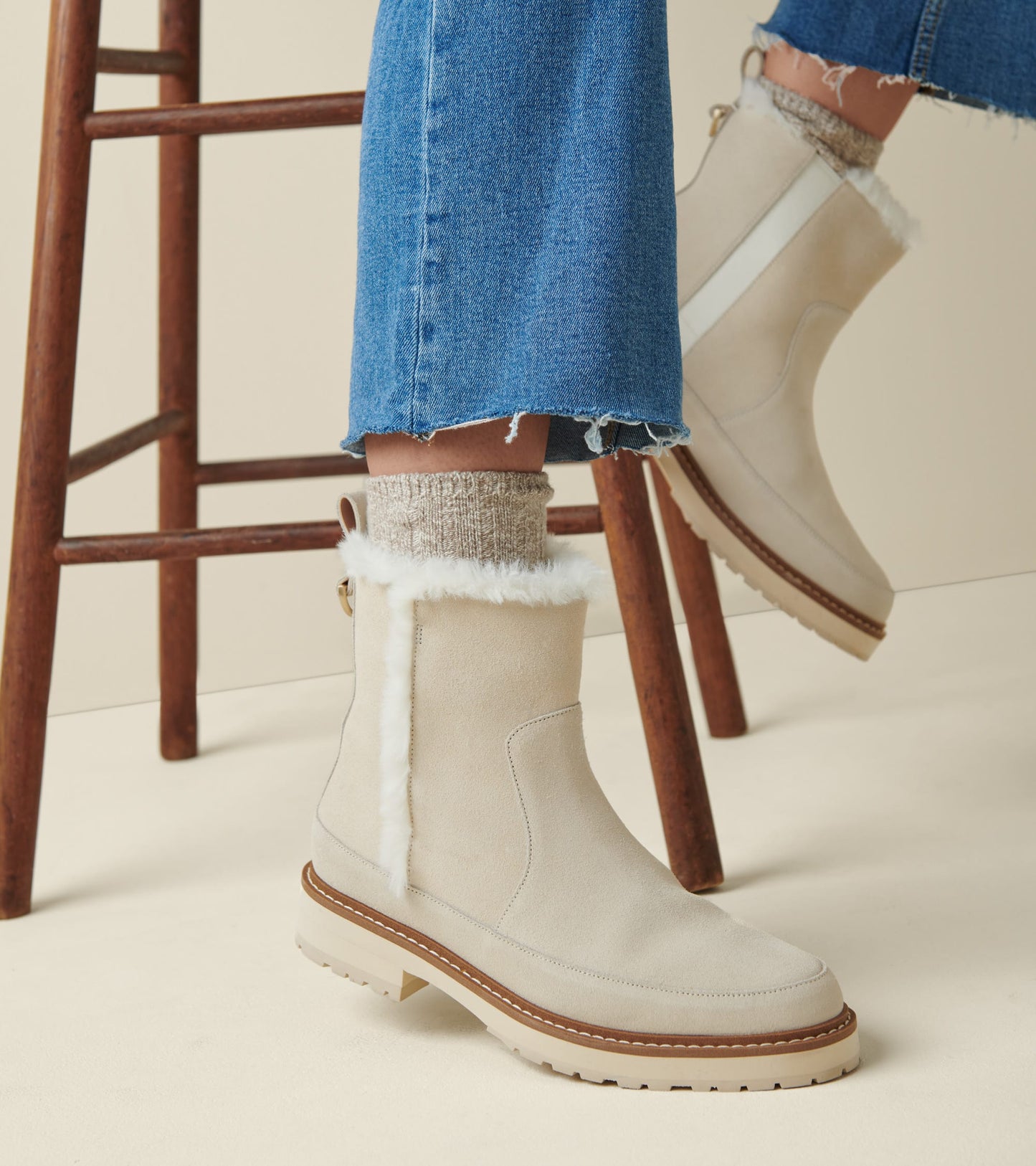 W26256:ANGORA AGORA WP SUEDE/ NATURAL FUR/ DK NAT WELT/ TONAL OS/ BRUSHED GOLD HW (8086479405303)